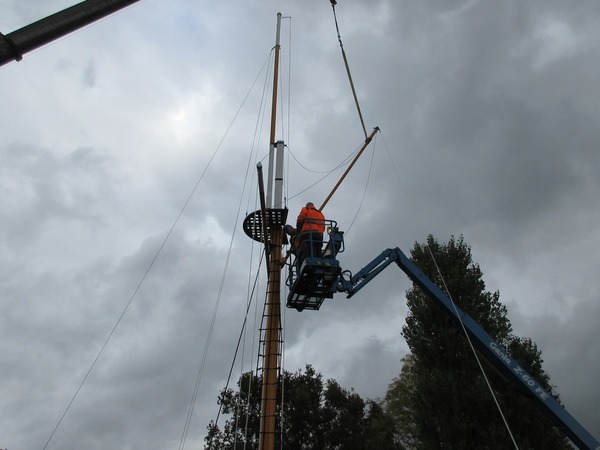 W.v. De Bommeer nieuwe imposante Galjoenmast rijker