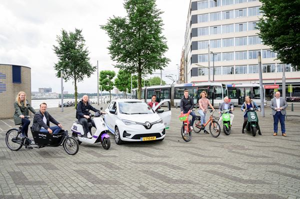 RET en 8 mobiliteitsdeelaanbieders lanceren unieke samenwerking