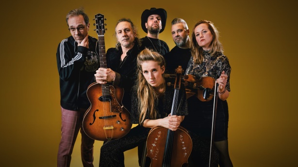 Yellofox in De Kroepoekfabriek