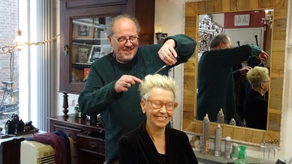 Elly Dijkshoorn: ‘Blondes Have More Fun!’