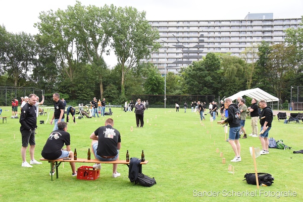 Helm met horens en gooien maar