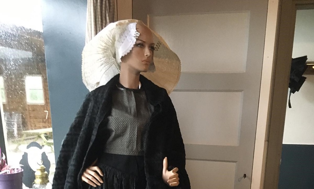 Tentoonstelling en demonstratie historische kleding