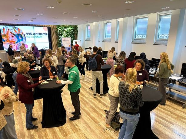 Stichting Aanzet: Taal in je lokaal