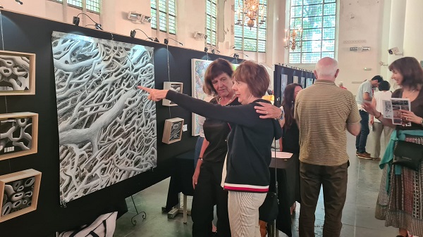 KunstWerkt-deelnemers op Art Fair in Grote Kerk Vlaardingen