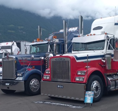 USA Showtrucks op bezoek bij Museum RockArt