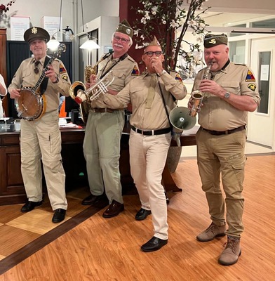 Winkelcentrum Van Hogendorpkwartier viert 80 jaar Bevrijding