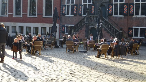 Terrassen eventjes open