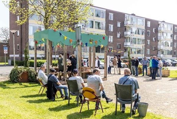 Opening duurzame parklets in Zuidbuurt