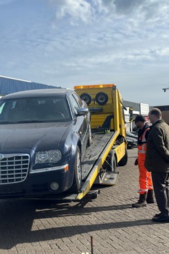 Grote handhavingsactie in de Vettenoordse Polder en Indische Buurt
