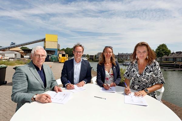 Woon-werkakkoord ondertekend door Hoekse Lijn-partners en provincie
