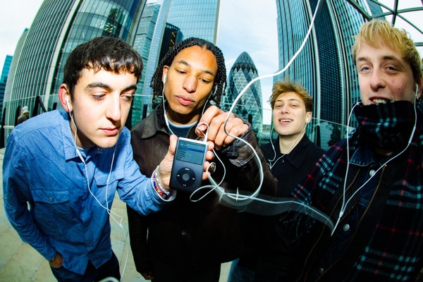 Harmonieus deel perfide albion bestormt podium