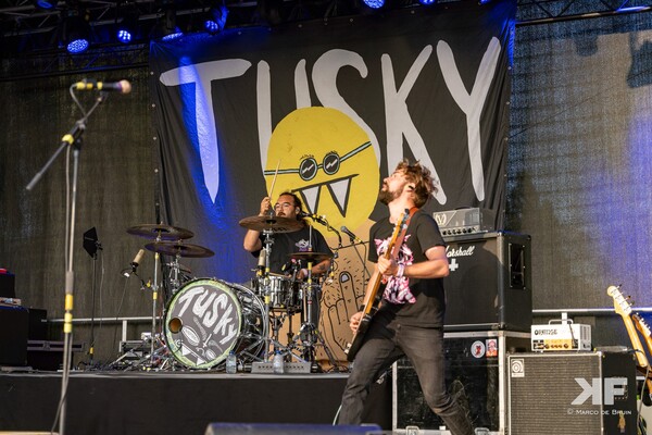 Safetypins, mohawks & extremely hard music