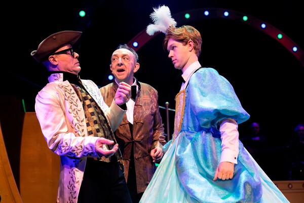 De mooiste en leukste nummers verpakt in een revue