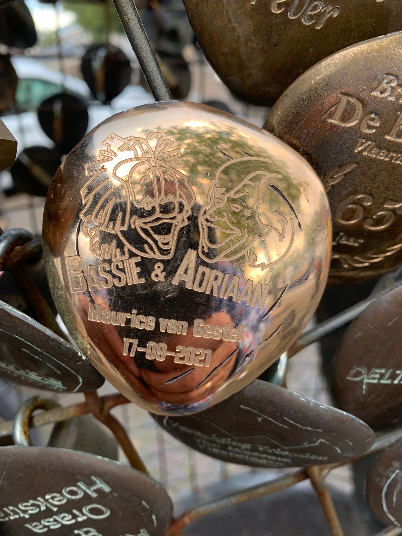 Eerbetoon Bassie en Adriaan