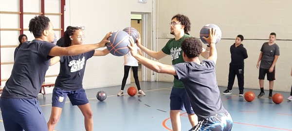 Stichting Aanzet: 'Ontdek de wereld met Petje af'