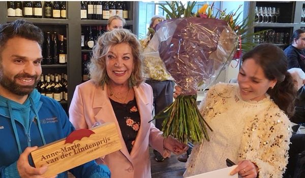 Vlaardingen in Beweging wint Anne-Marie van der Lindenprijs