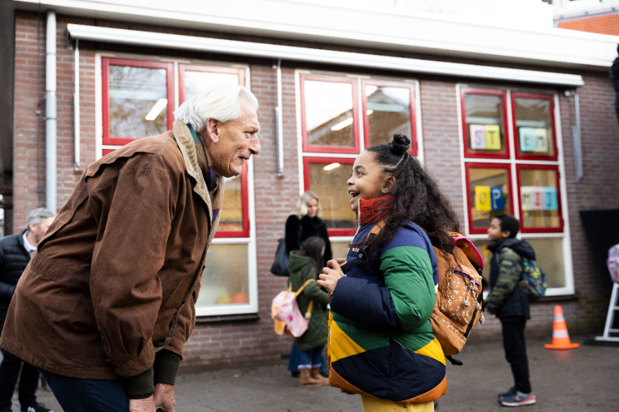 Rabobank helpt maatschappelijke gebouwen met nieuwe zonnepanelen op het dak