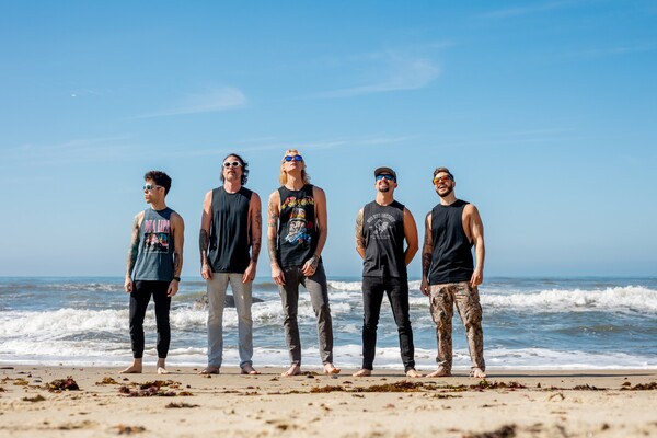 Amerikaanse beach rockband Ballyhoo! in KF