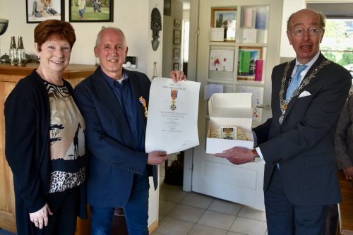 Dertien Koninklijke onderscheidingen voor Vlaardingers