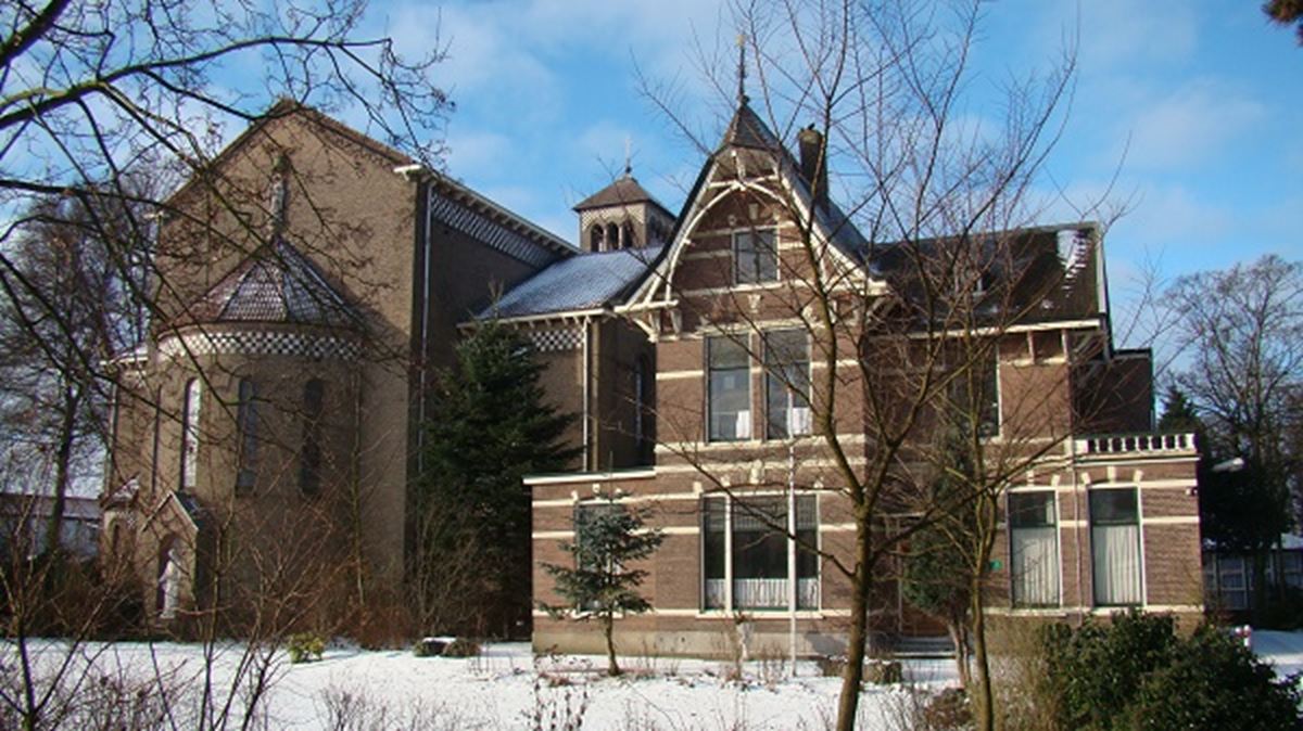 Openlijke geweldpleging door mannen en vrouwen uit Schiedam en Vlaardingen