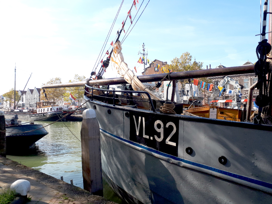 Zeillogger VL.92 Balder aanwezig tijdens ‘Haringweekend in Maassluis’