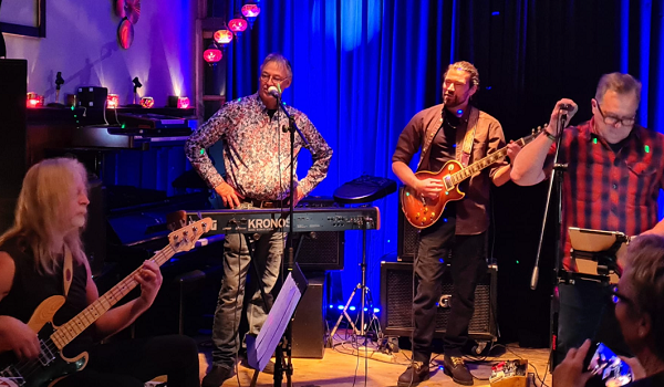 Peter Joore van Vlaardinger en Schiedammer Online viert 65 jaar