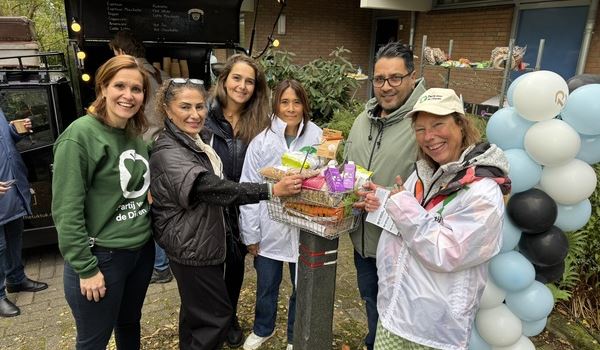 Partij voor de Dieren steunt eerste dierenvoedselbank in Vlaardingen