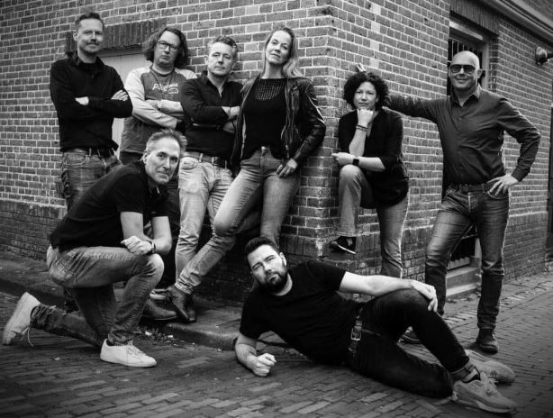 De Hommel musiceert zich swingend naar eind mei