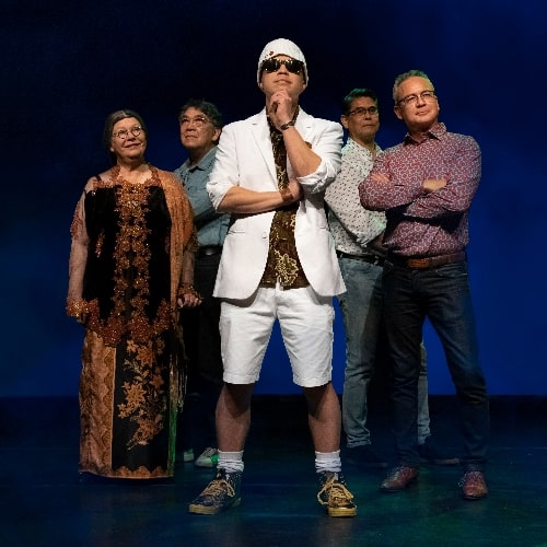 Ya, dat is iets Indisch met Ricky Risolles en Tante Lien