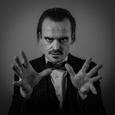 Vlaardingse stadsdichter Jordy Dijkshoorn op de planken