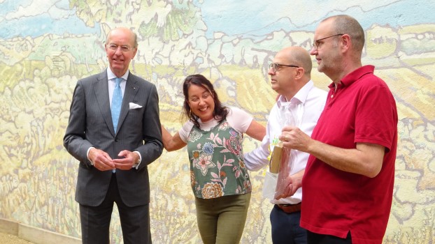 JeuDeGin muurschildering geestrijk geopend