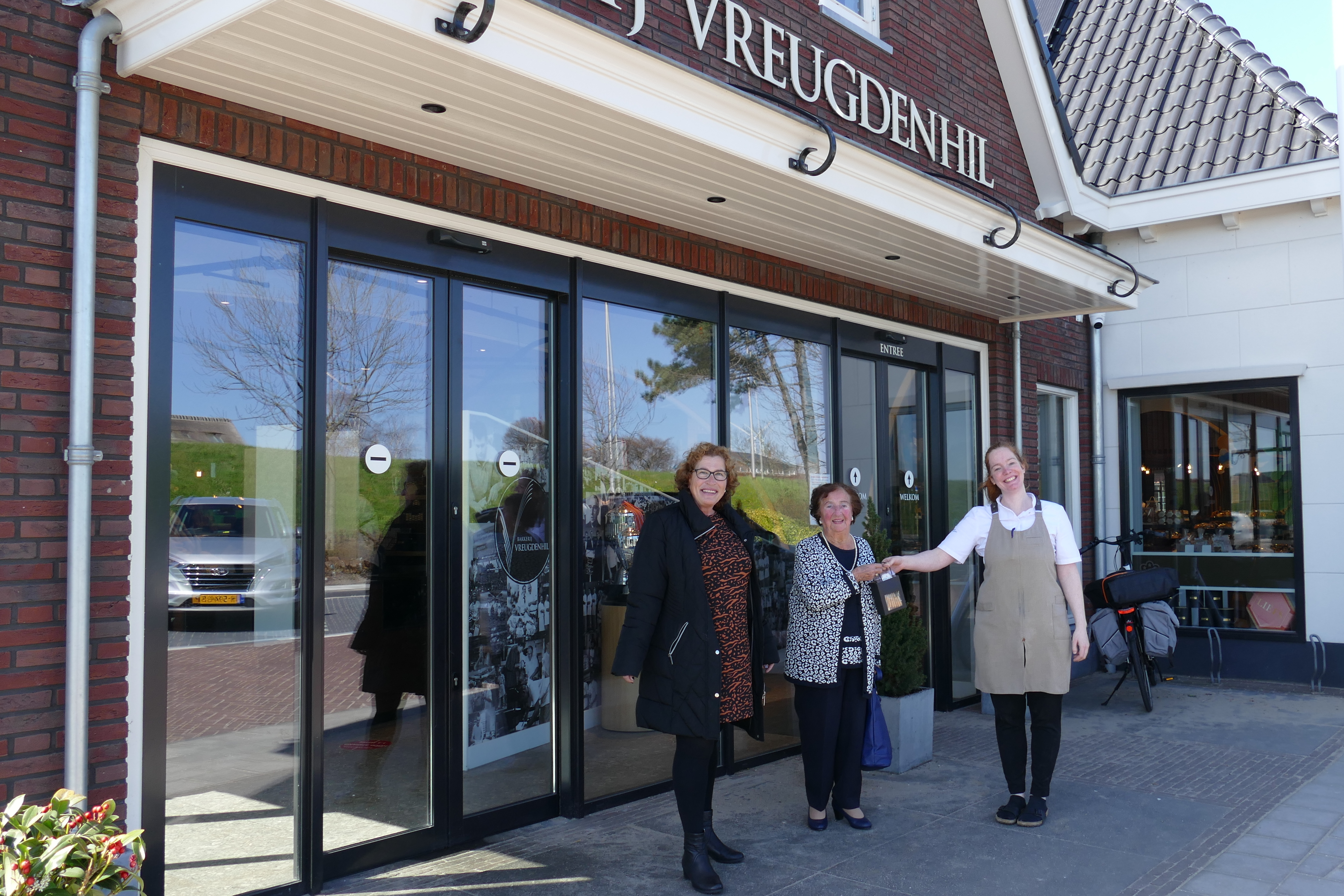 Paascadeautje voor gasten vrijwilligers Zonnebloem