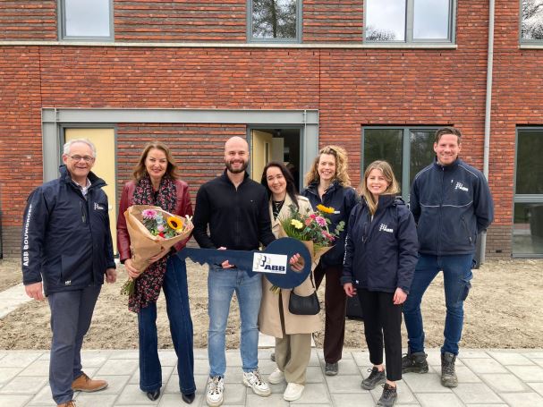 Kopers Floreskwartier ontvangen sleutels nieuwe huis