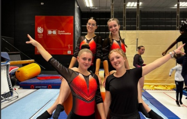 Senior turnsters VG Dynamiek turnden eerste districtwedstrijd