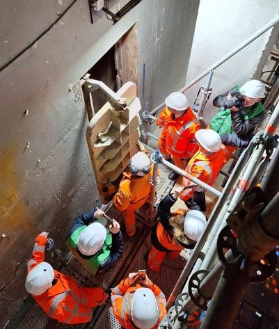 Minister Harbers slecht laatste barrière in Maasdeltatunnel