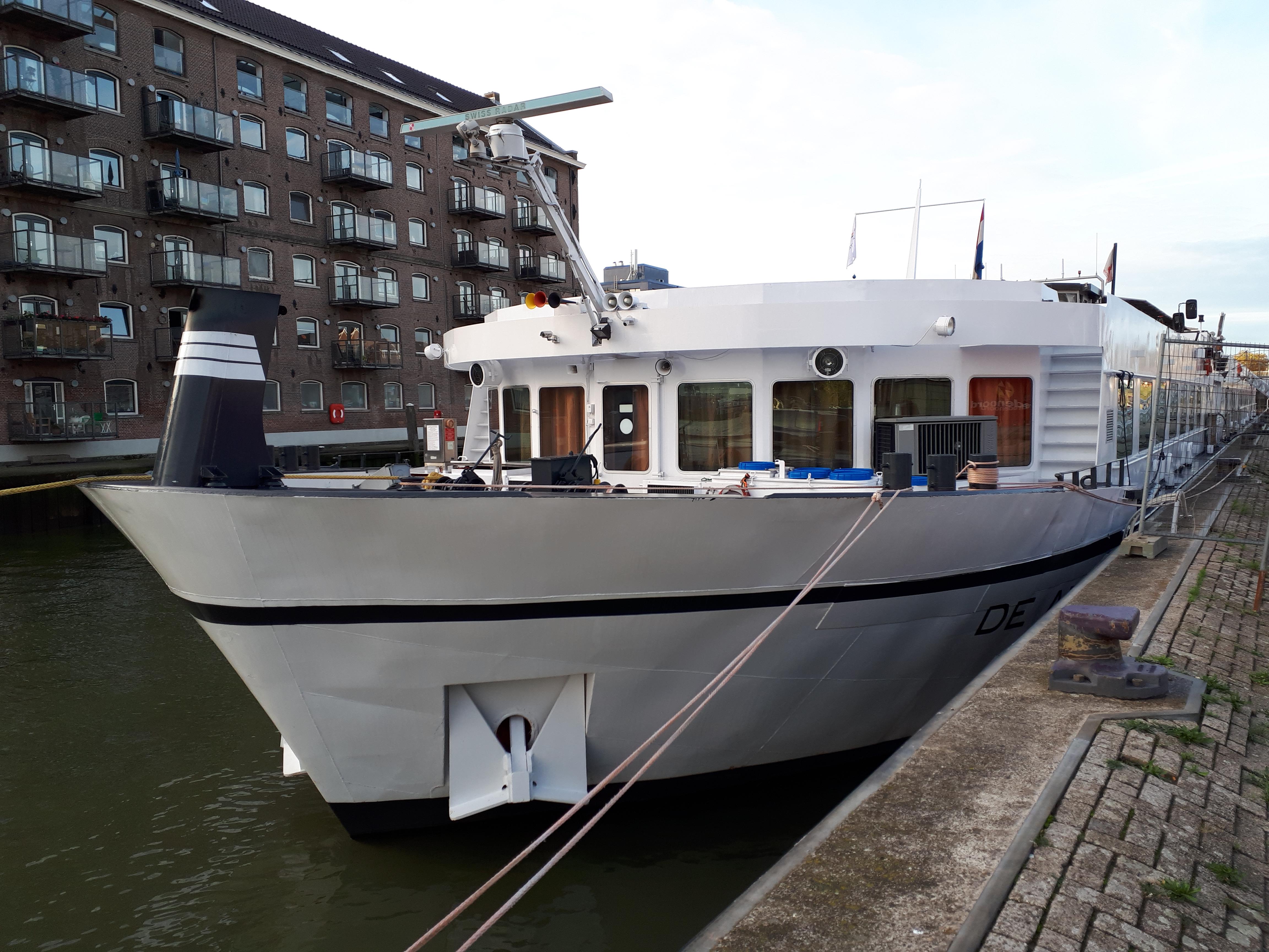  ONS.Vlaardingen en AOV willen debat over asielboot